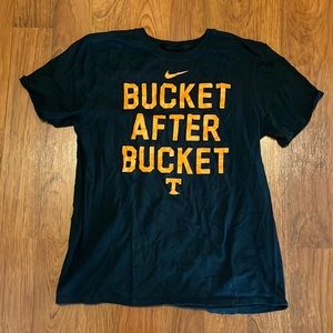 Retro-University of Tennessee basketball tshirt.March Madness-Nike-Size Large
